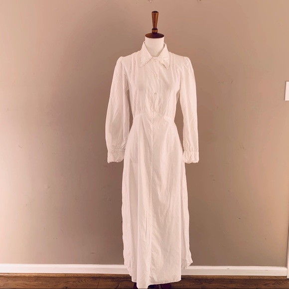 Edwardian Linen Dress with Crochet Lace trim - Picture 2 of 8